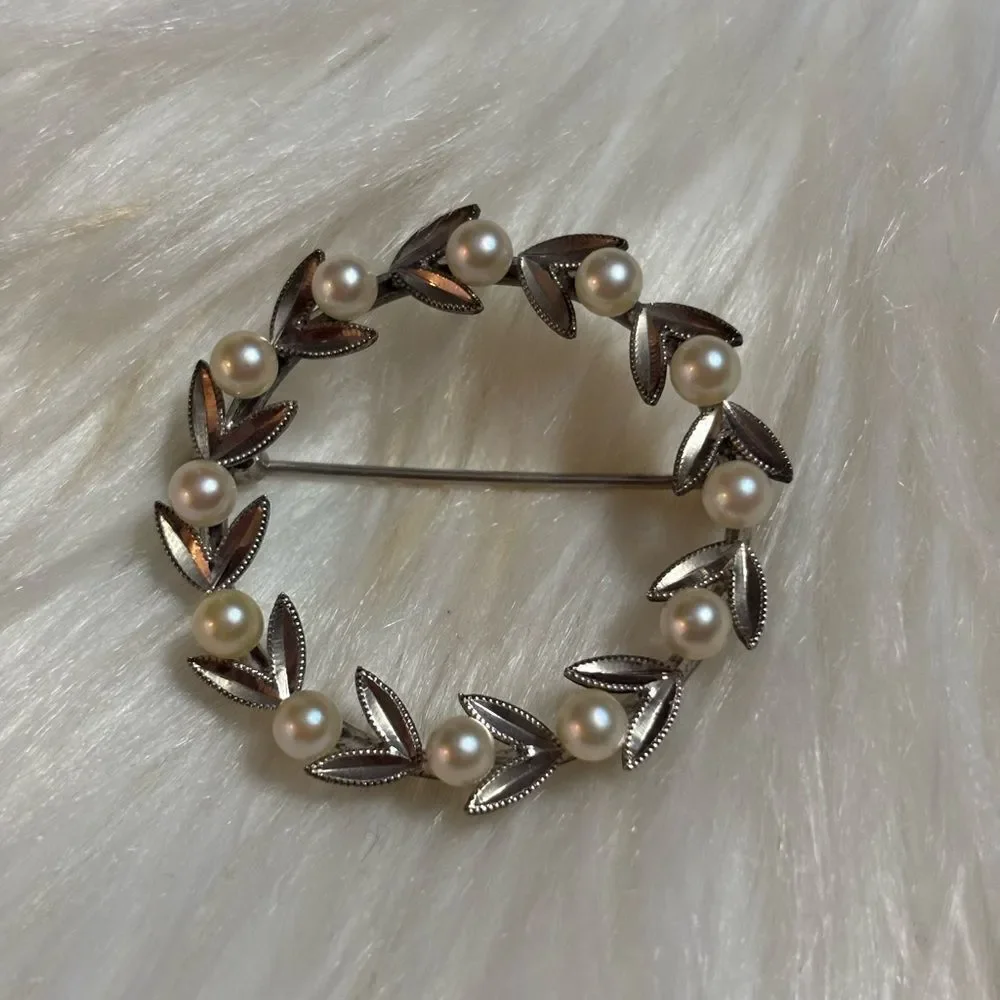 Vintage Milgrain Wreath Leaf Japanese Saltwater Pearl Brooch